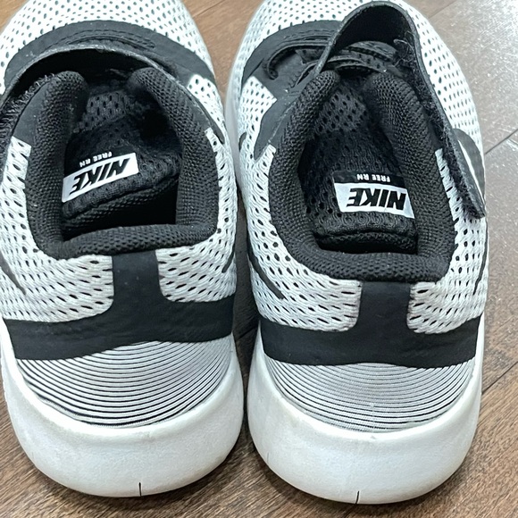 Nike sneakers - Picture 4 of 4